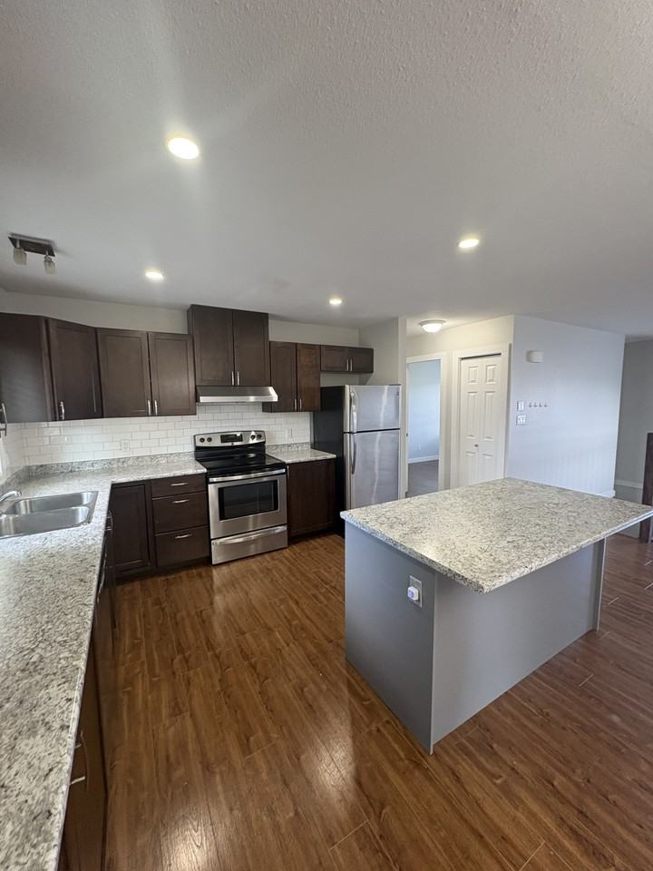 46384 Angela Avenue #A - Photo 4 of 24