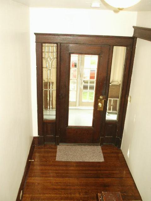 711 W 7th St - Photo 2 of 9