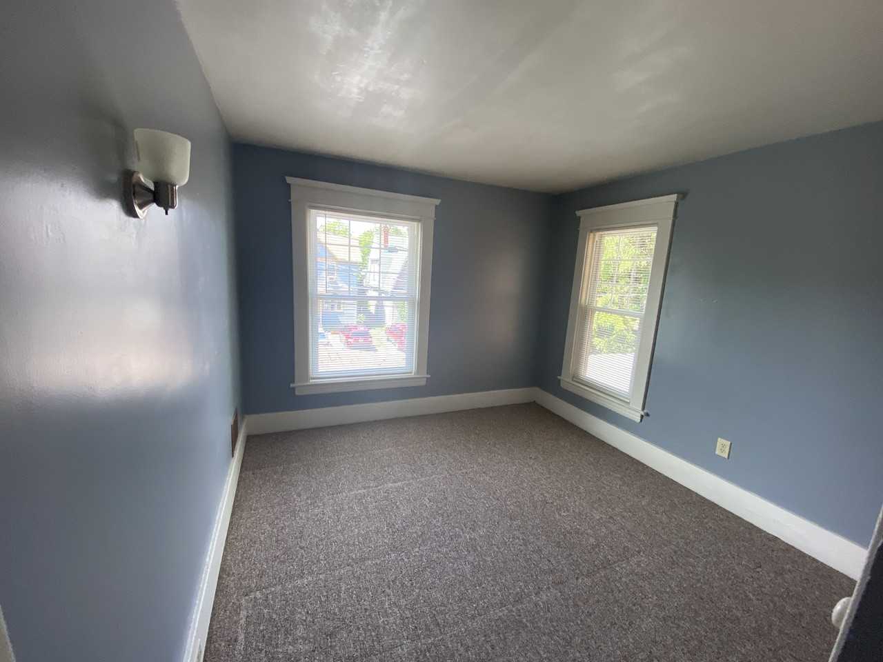 711 W 7th St - Photo 5 of 9