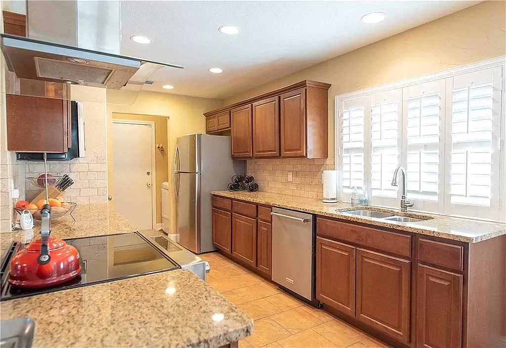 3317 Newkirk Dr #NA - Photo 6 of 21