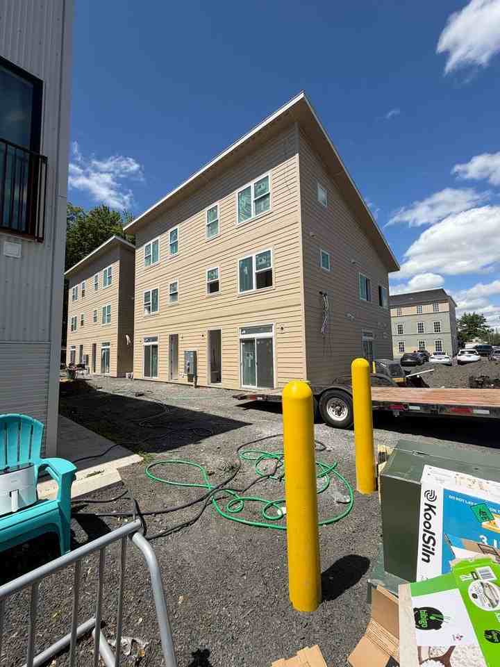 AlmonPlex - Photo 5 of 10