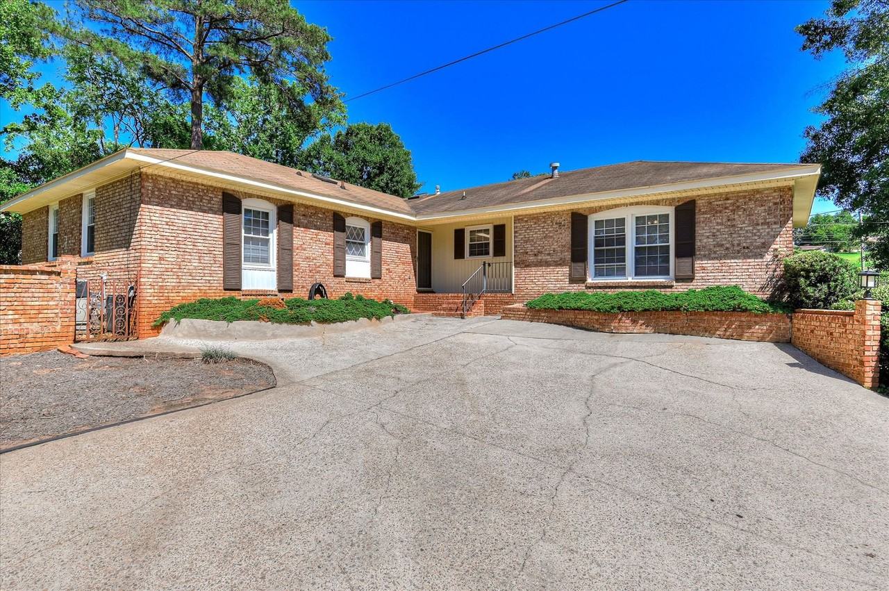 2705 Bolling Rd - Photo 3 of 50