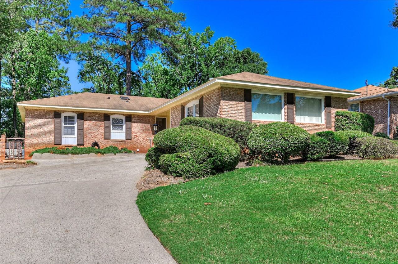 2705 Bolling Rd - Photo 4 of 50