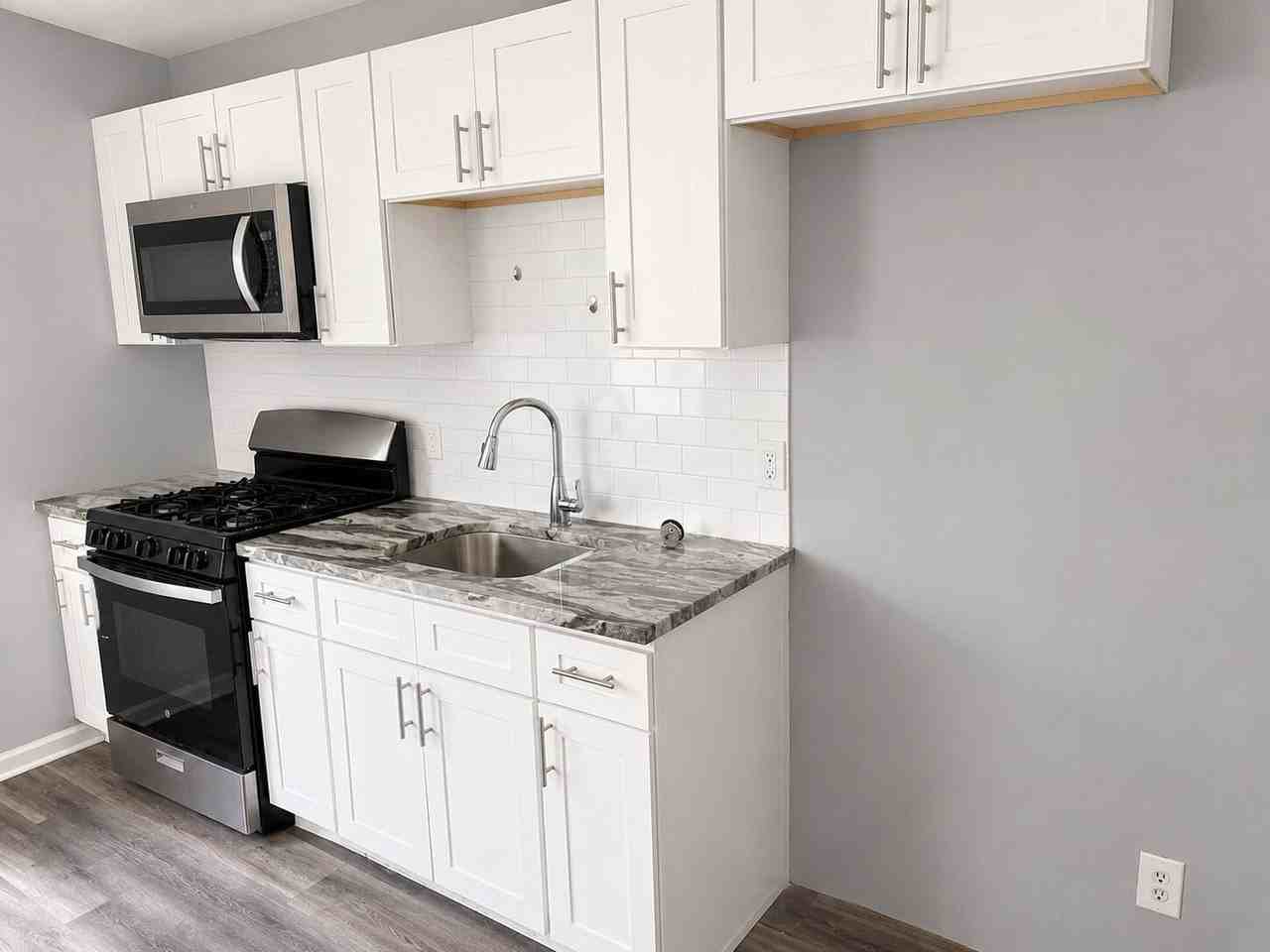 2537 N Water St - Photo 6 of 14