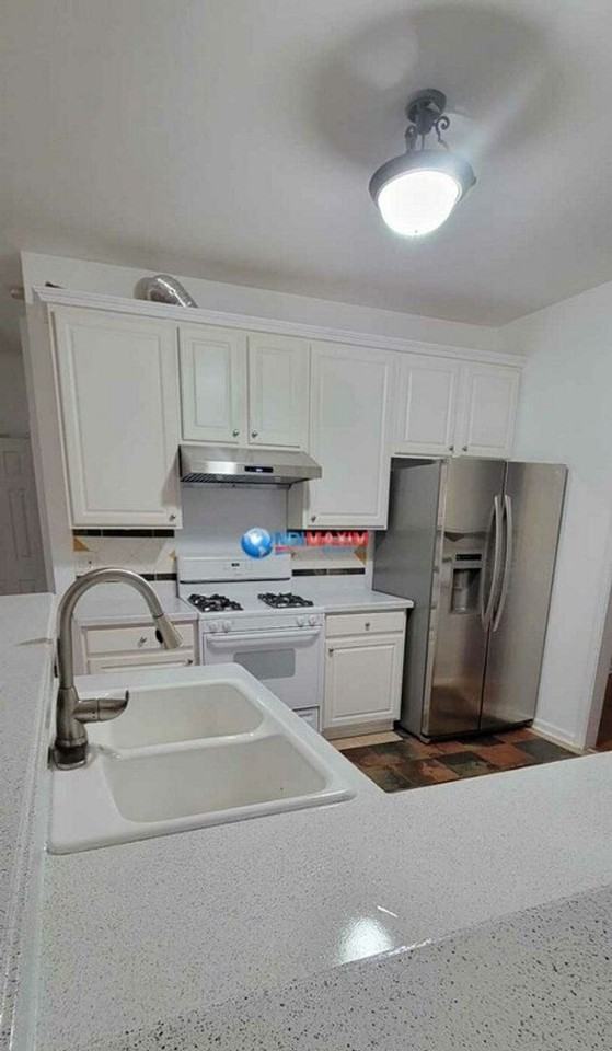4066 Parkway Cir - Photo 6 of 19