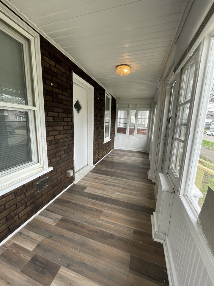 847 Clark St - Photo 2 of 17