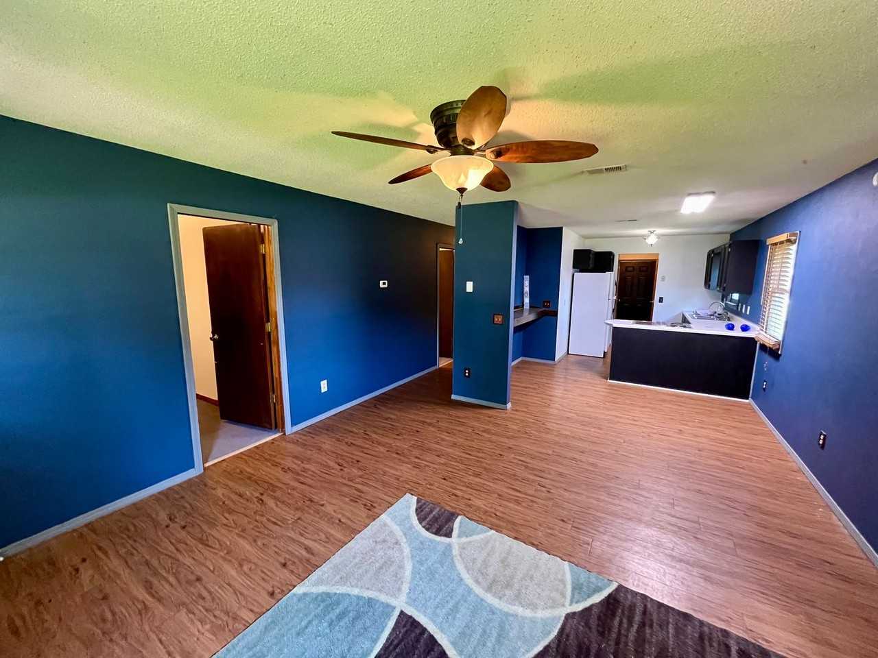 904 Springfield Rd - Photo 3 of 12
