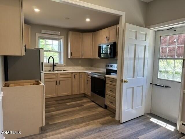215 S Juliana St #A - Photo 2 of 9