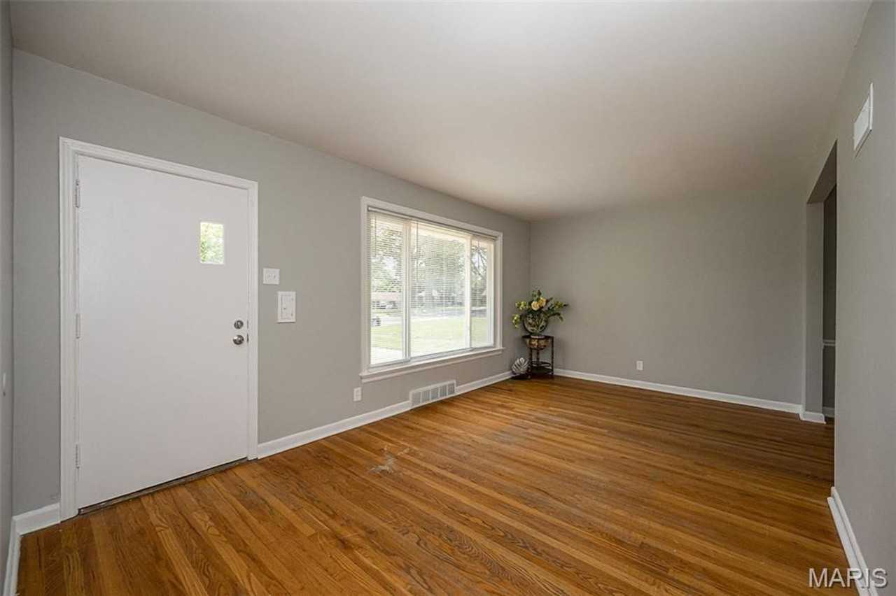 1225 Newark Dr - Photo 2 of 16