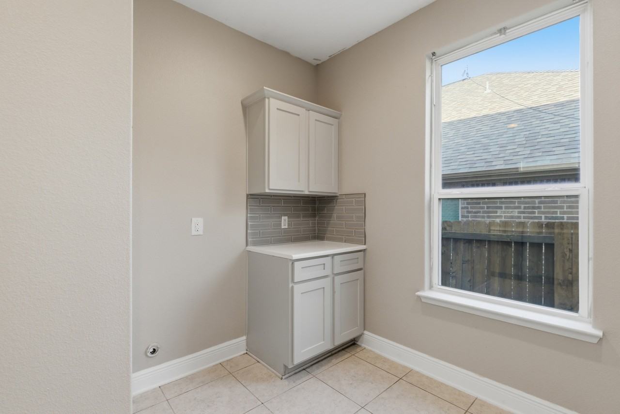2136 Mulberry Dr #1 - Photo 6 of 30