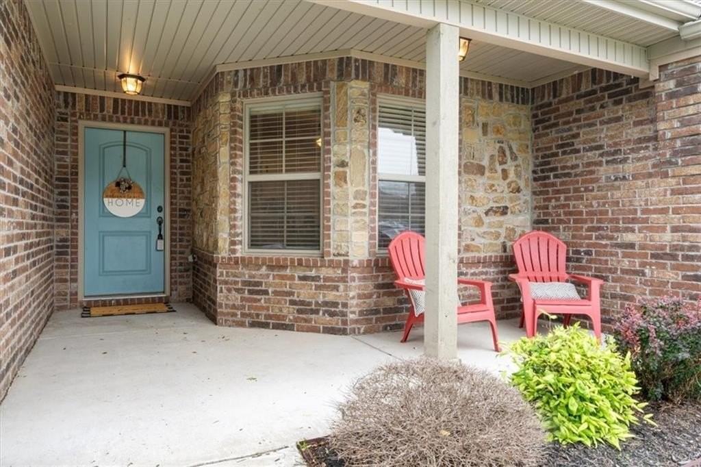 711 Tamarron Dr - Photo 2 of 21