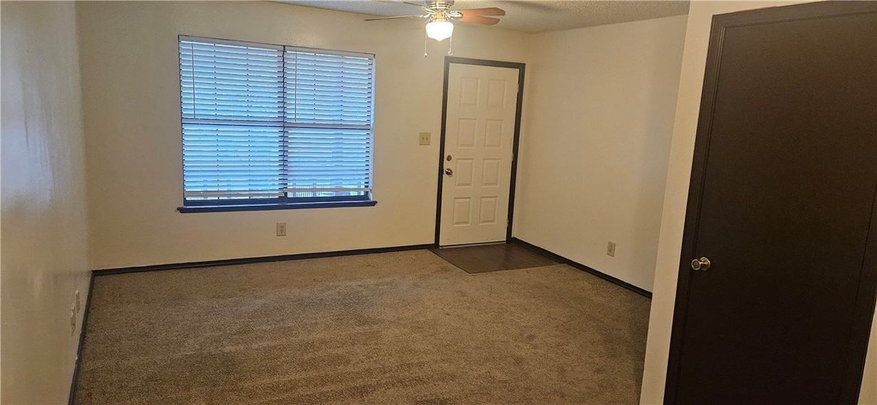 632 N Whitham Ave #9 - Photo 3 of 9