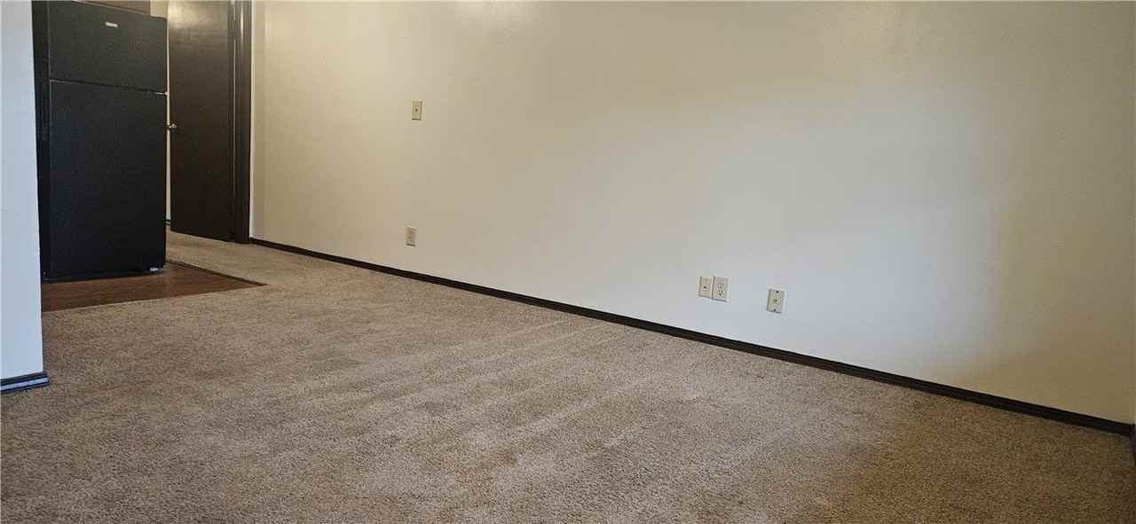 632 N Whitham Ave #9 - Photo 4 of 9