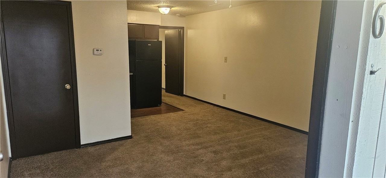 632 N Whitham Ave #9 - Photo 7 of 9