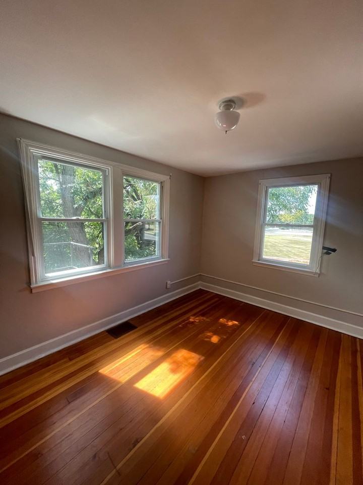 382 S Cleveland - Photo 2 of 8