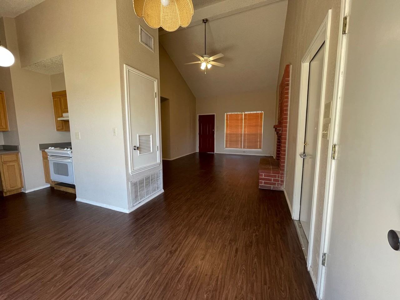 9514 Veronica St - Photo 7 of 13