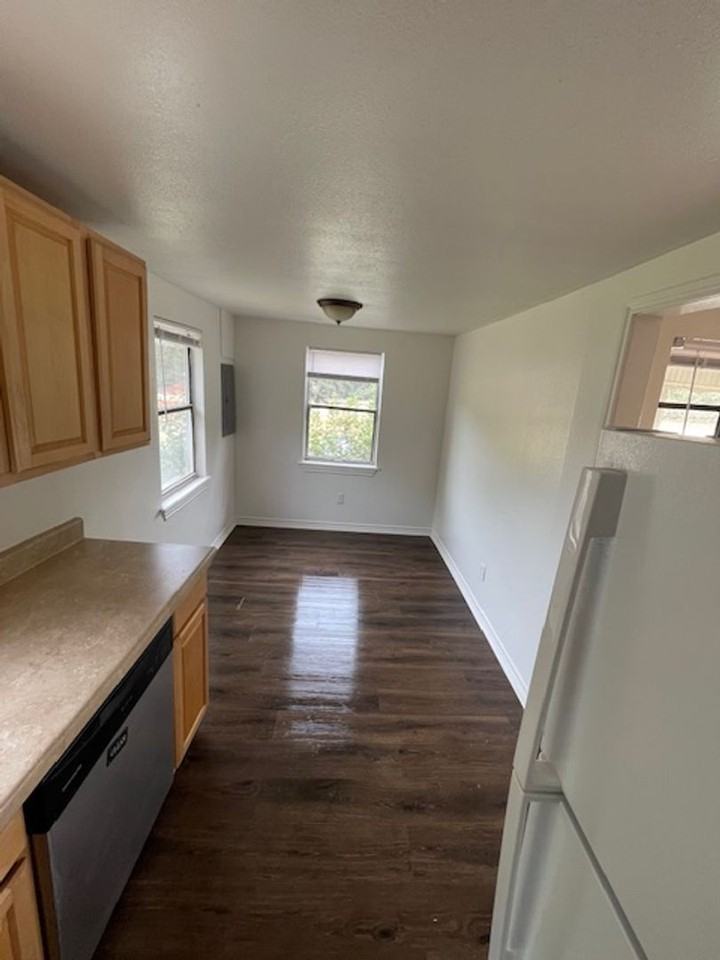2814 W Shady Shores Rd - Photo 7 of 10