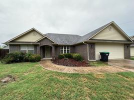 featured image of 4031 Briar Ln