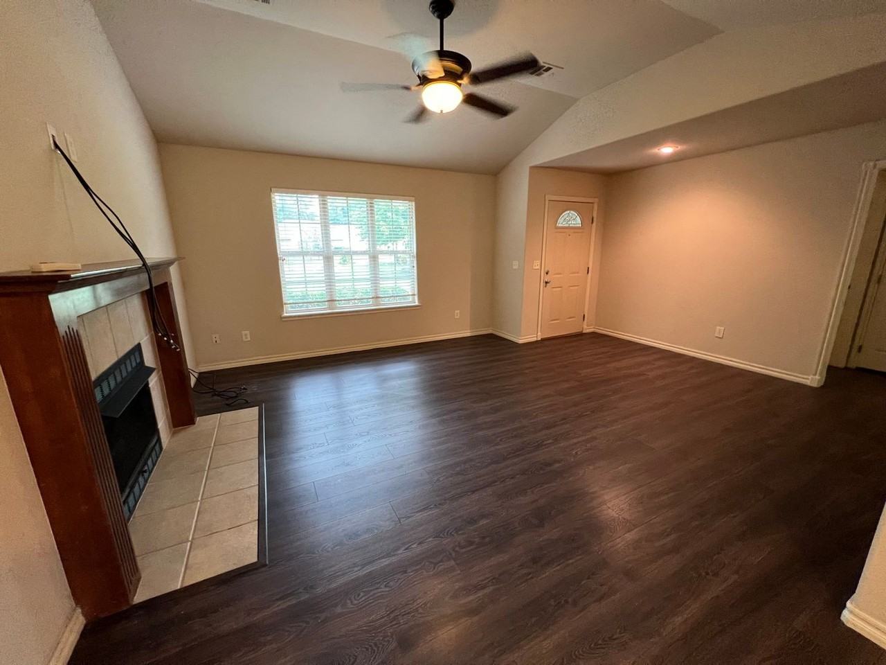 4031 Briar Ln - Photo 3 of 22