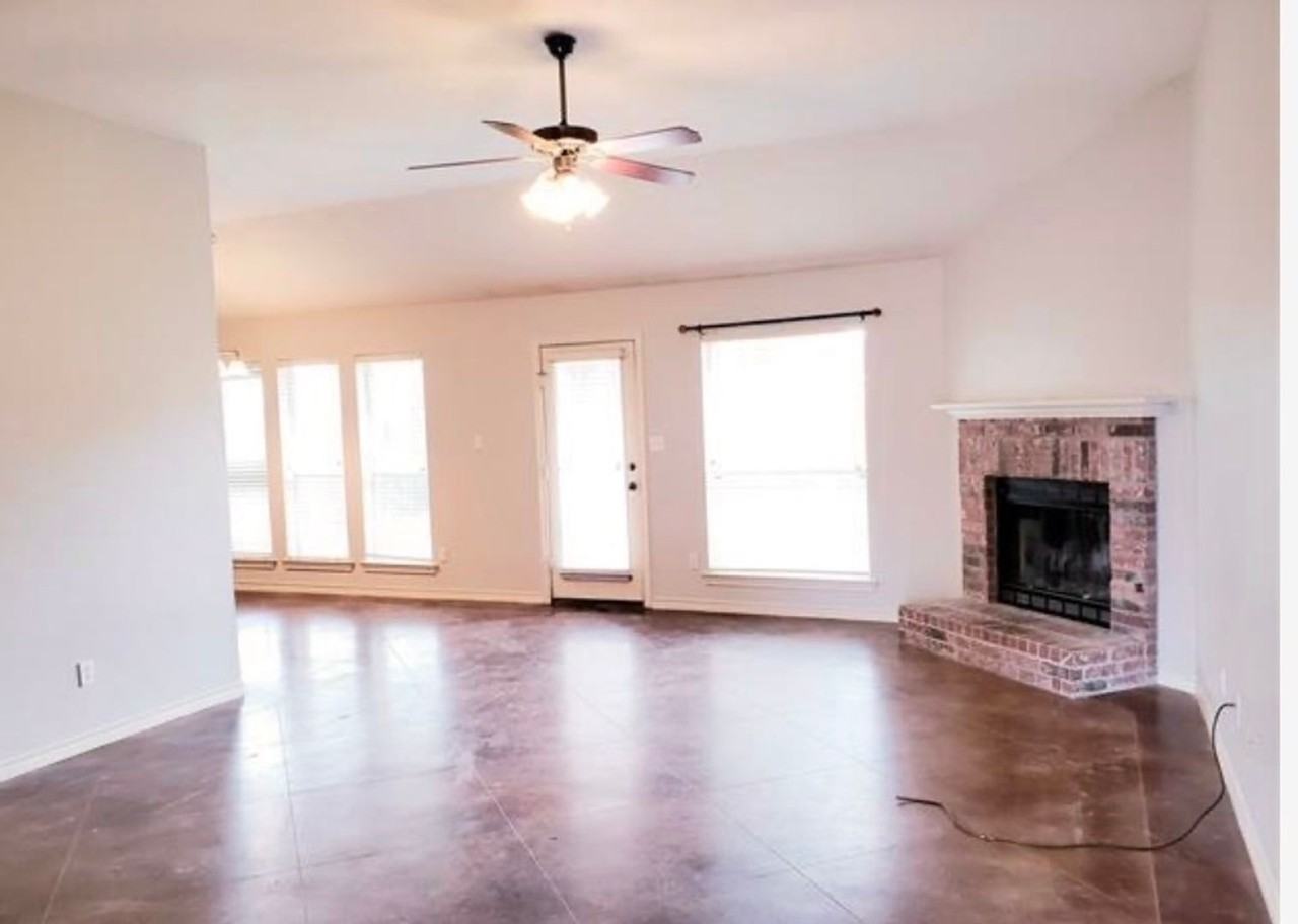 20441 Bluegrass Cir - Photo 2 of 9
