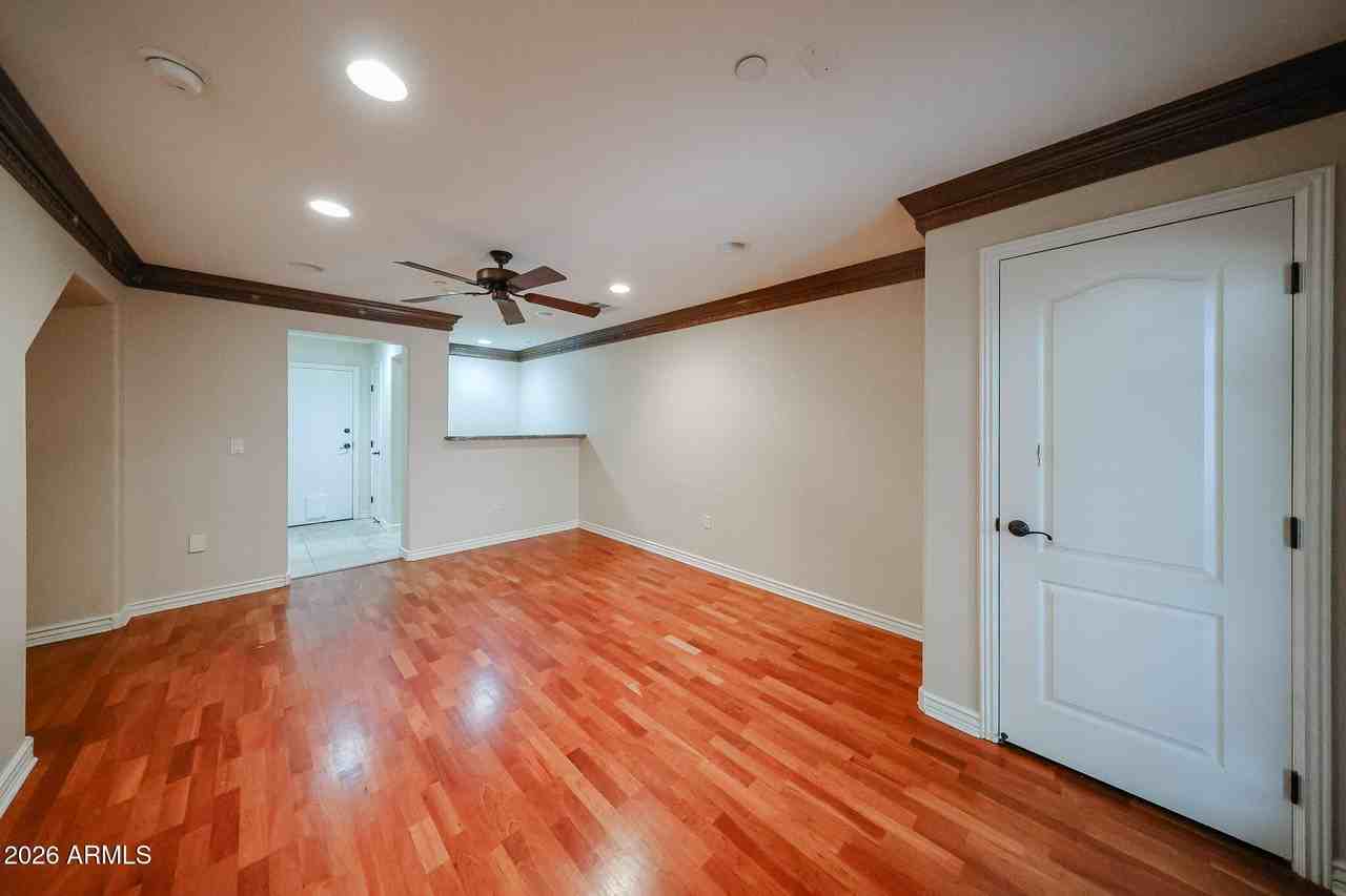 2434 E Roma Ave - Photo 5 of 40