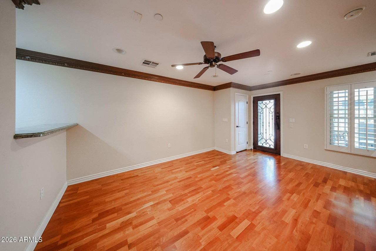 2434 E Roma Ave - Photo 7 of 40