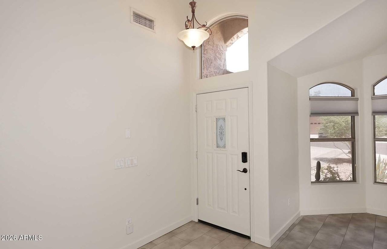 4517 E Melinda Ln - Photo 4 of 50