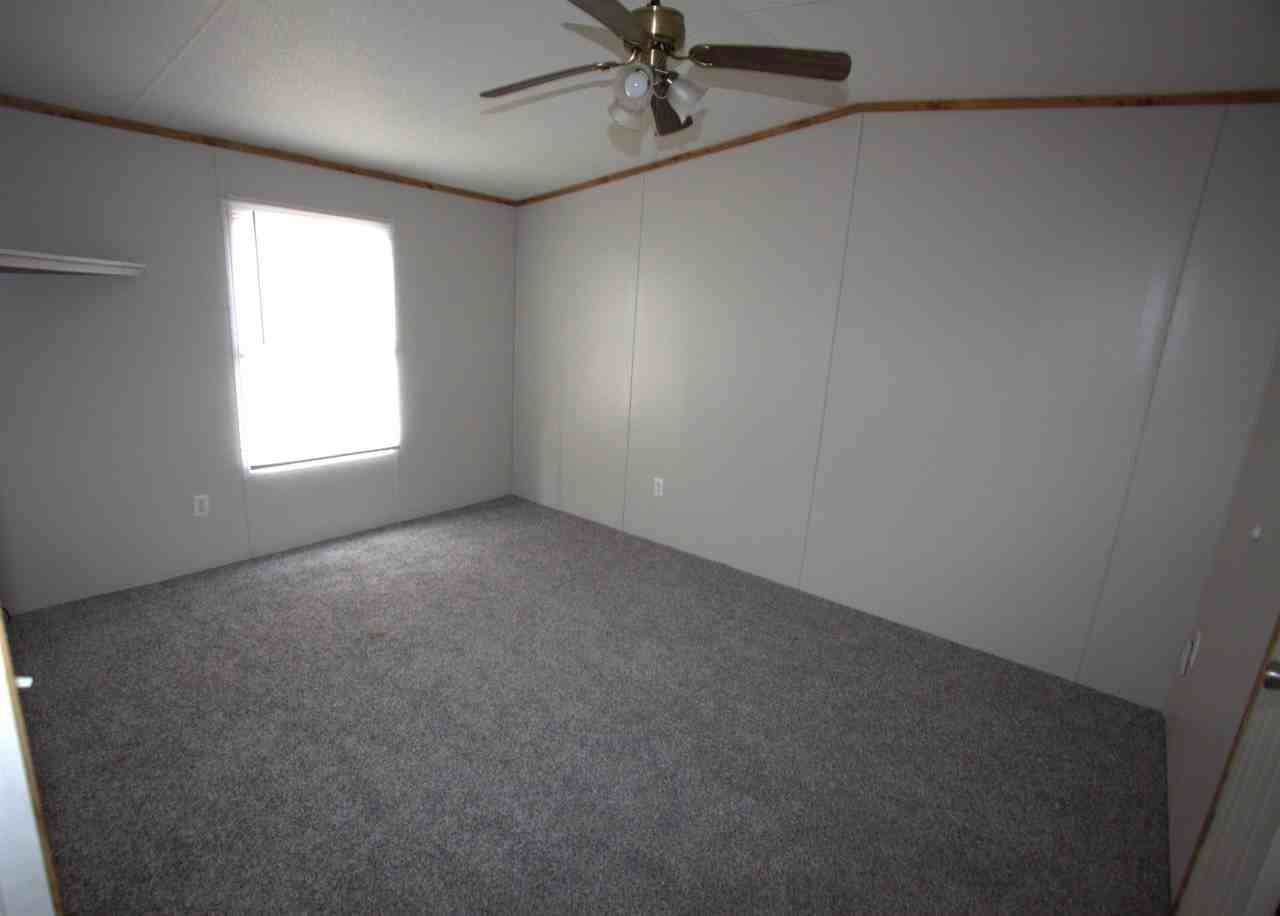 1036 N Main St - Photo 6 of 8