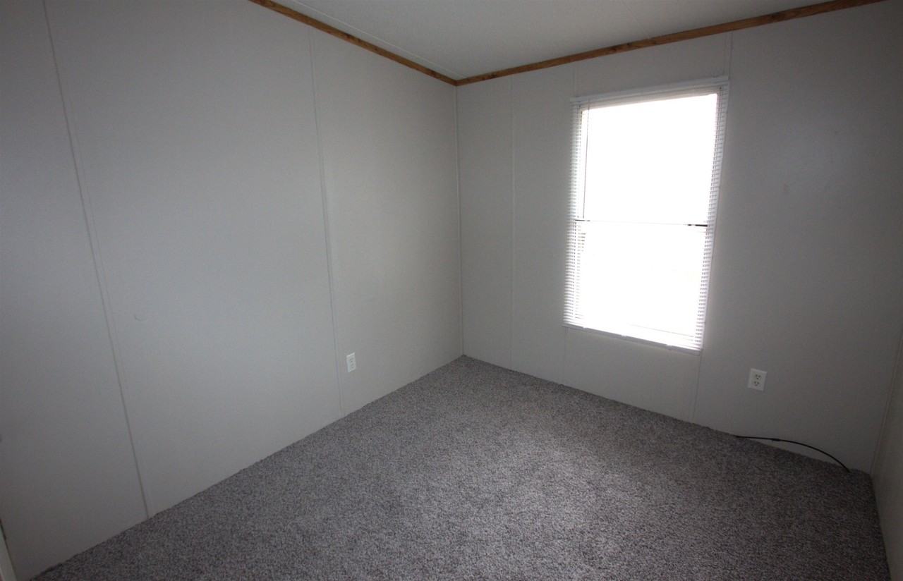 1036 N Main St - Photo 7 of 8