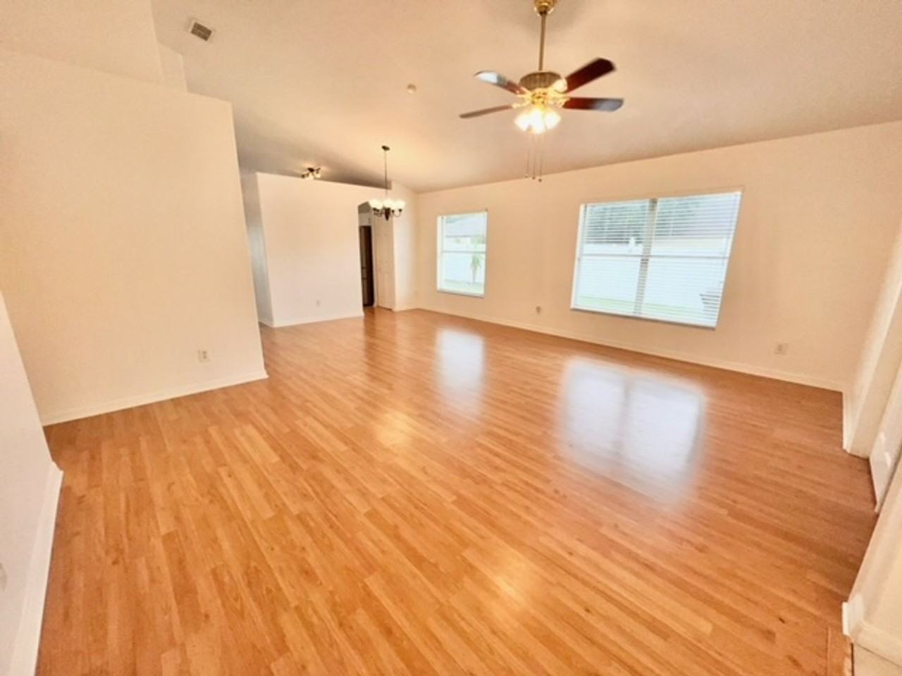 4403 Brookdale Ct - Photo 5 of 27