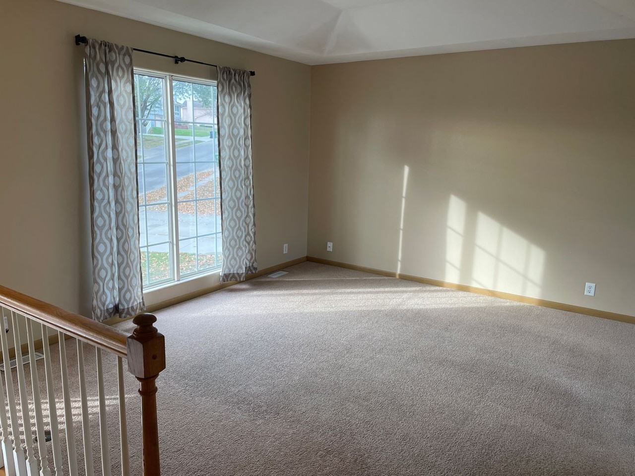 1704 Yorktown St - Photo 6 of 25
