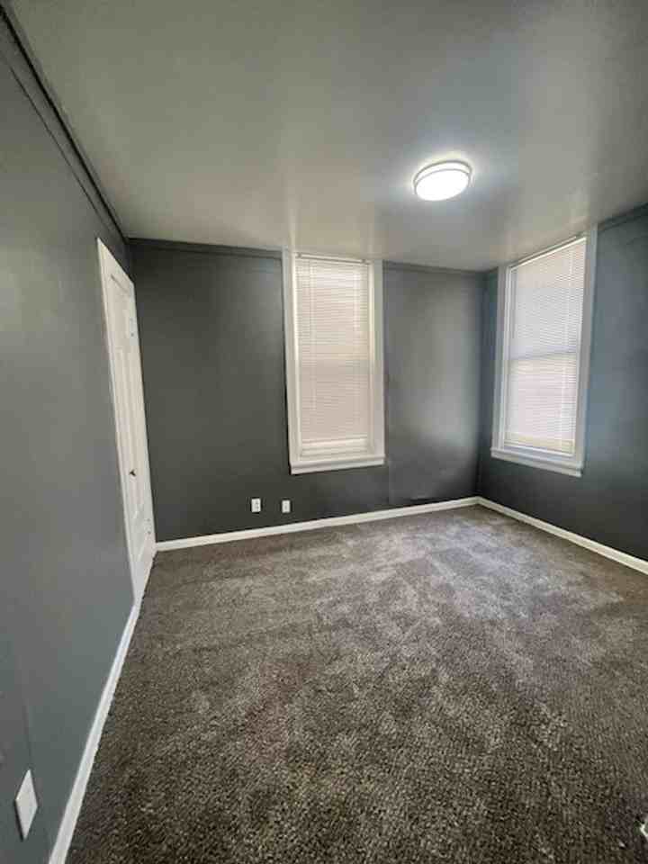 2718 S 5th St - Photo 6 of 21