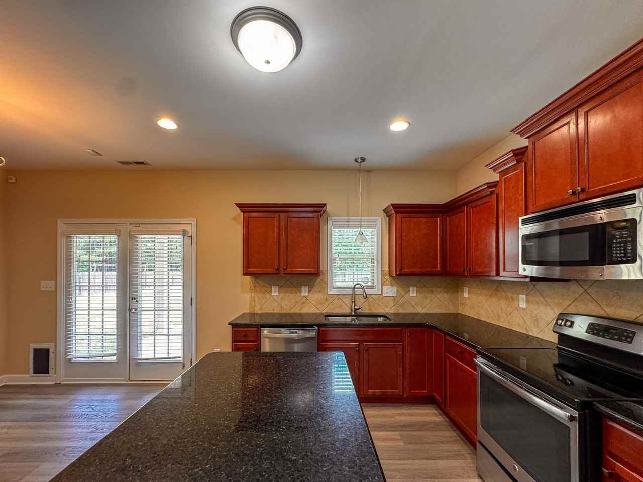 717 Saint Johns Loop - Photo 7 of 31