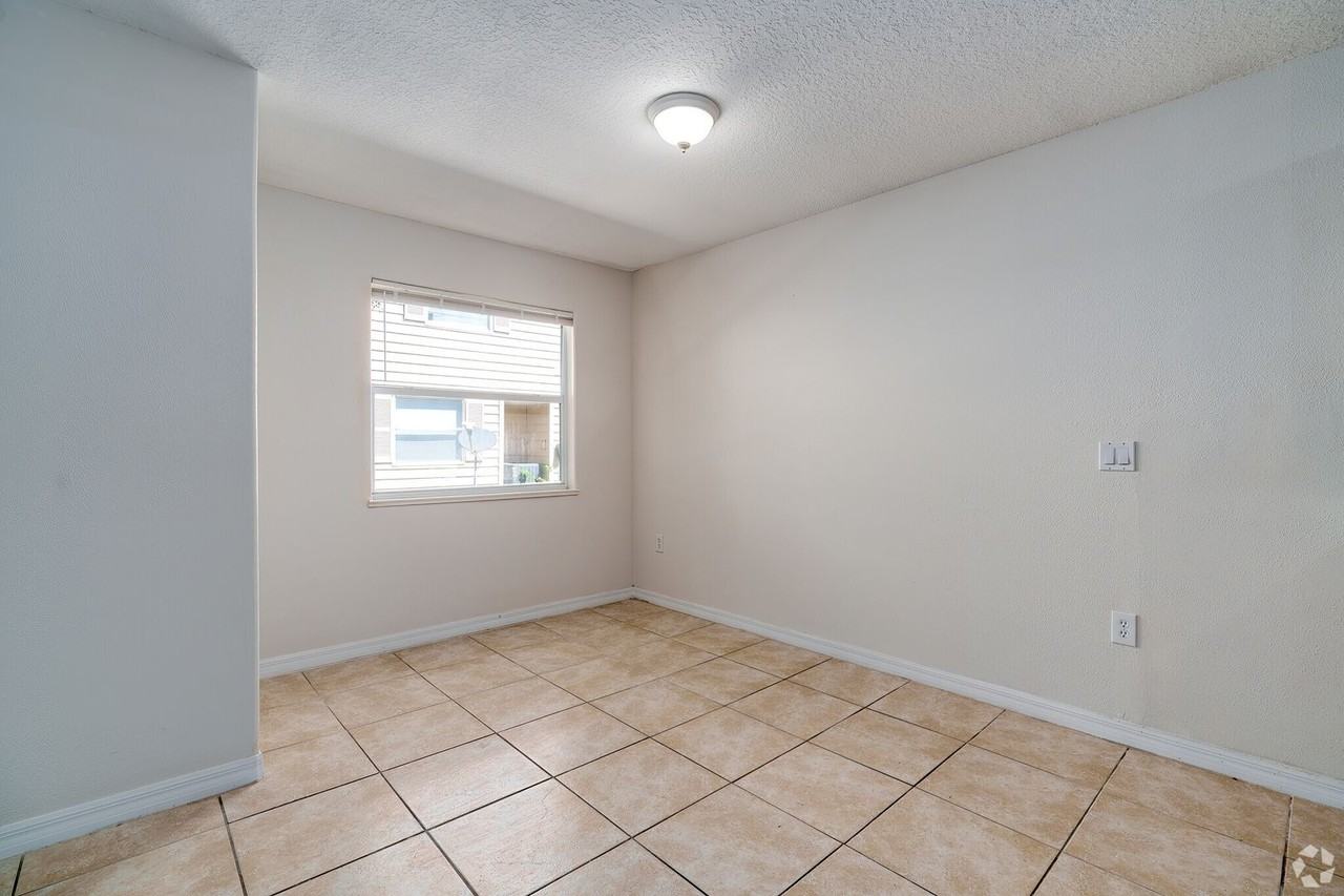2167 Harrison St - Photo 5 of 18