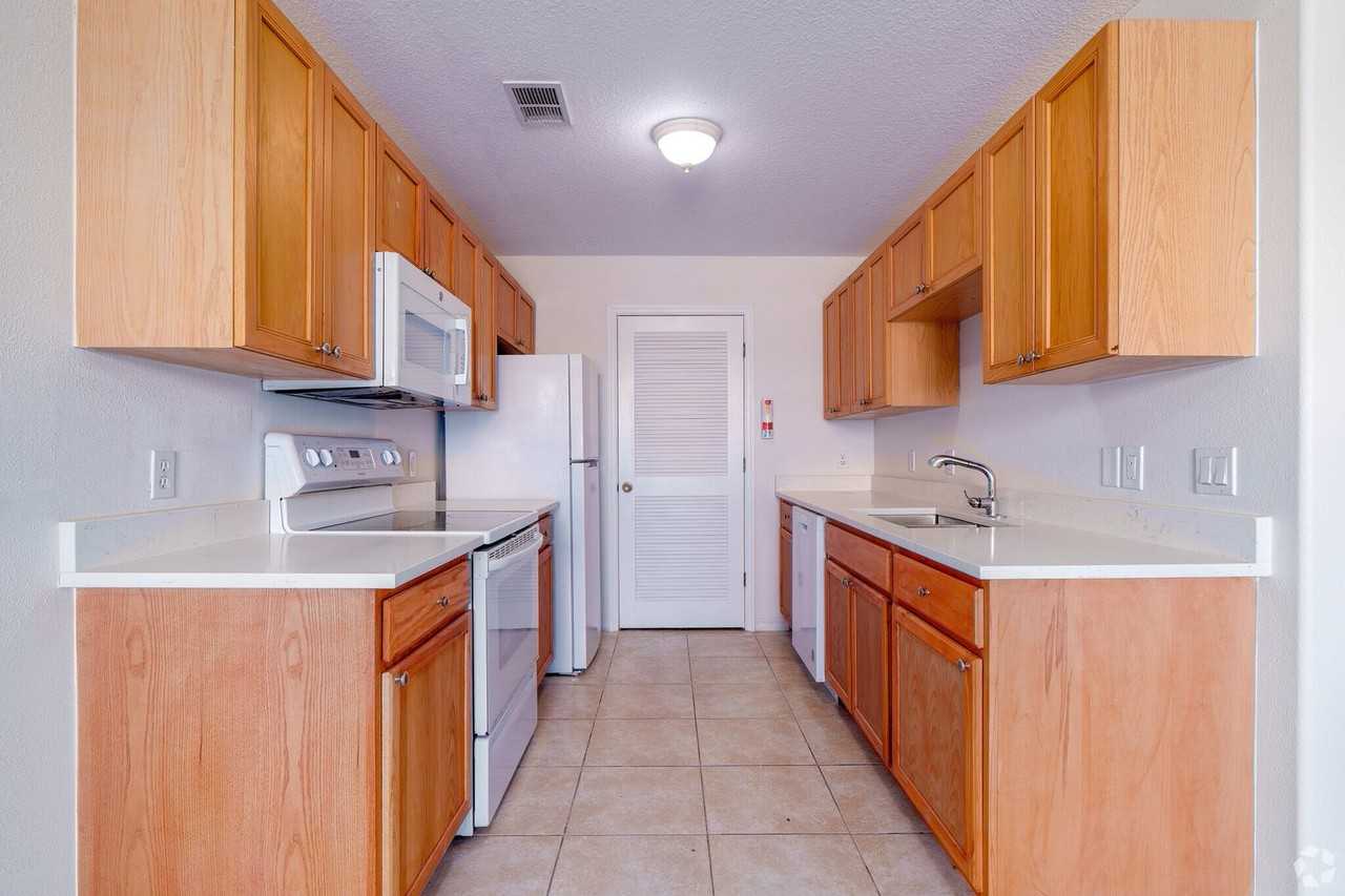 2167 Harrison St - Photo 6 of 18