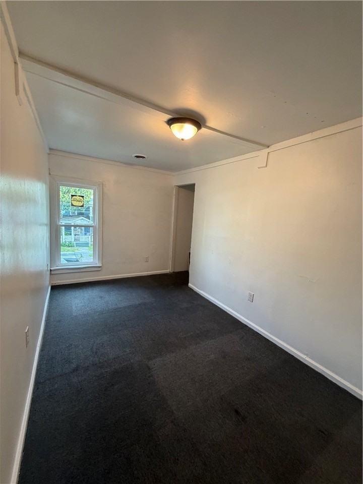 524 W 1st St - Photo 5 of 7