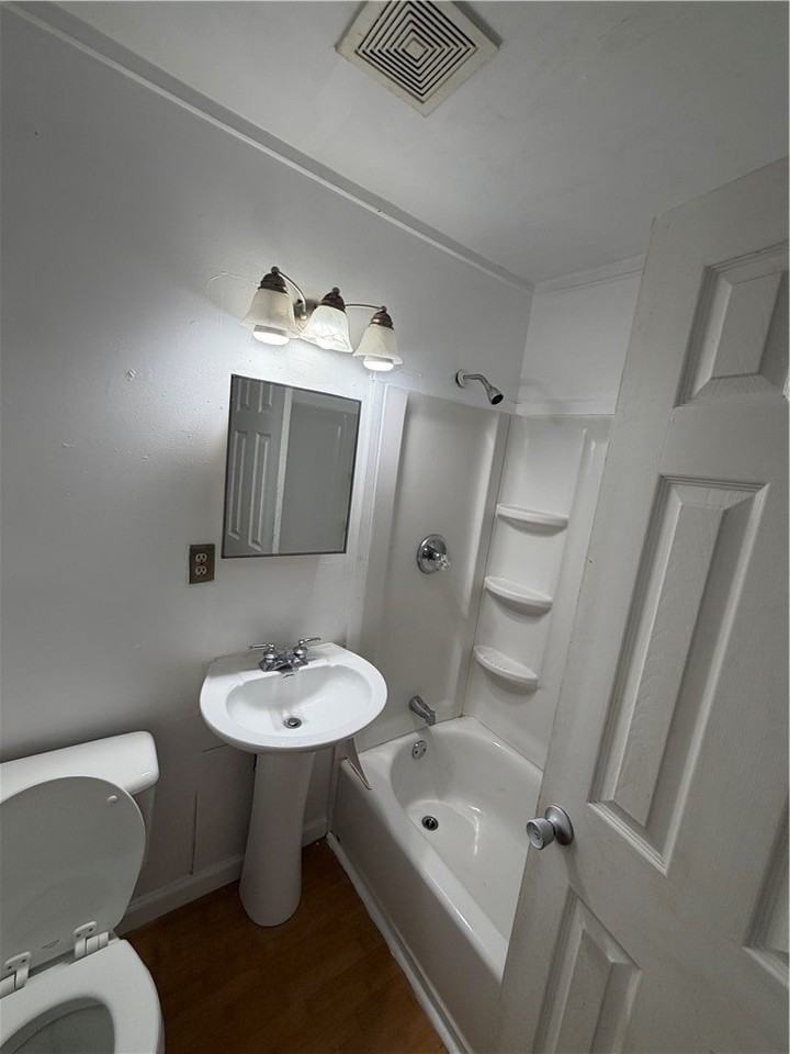 524 W 1st St - Photo 7 of 7