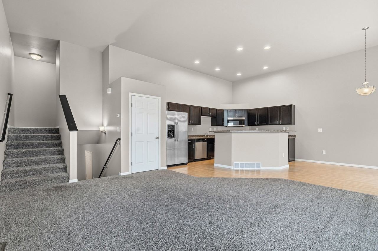 Stonebridge Town Homes - Photo 2 of 5