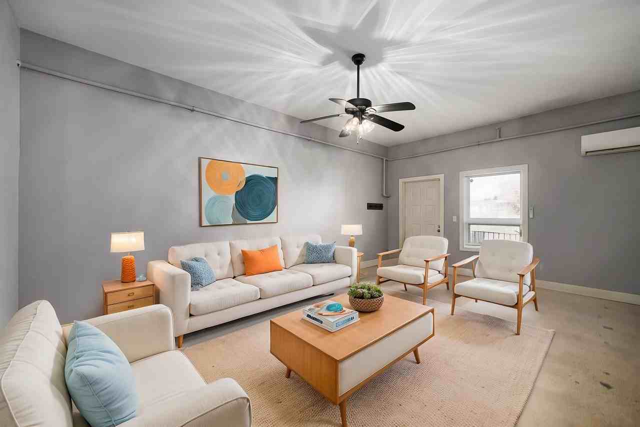 Welcome to Urban Studio 43 – Comfort, Convenience & Contemporary living in South Kansas City - Photo 5 of 15