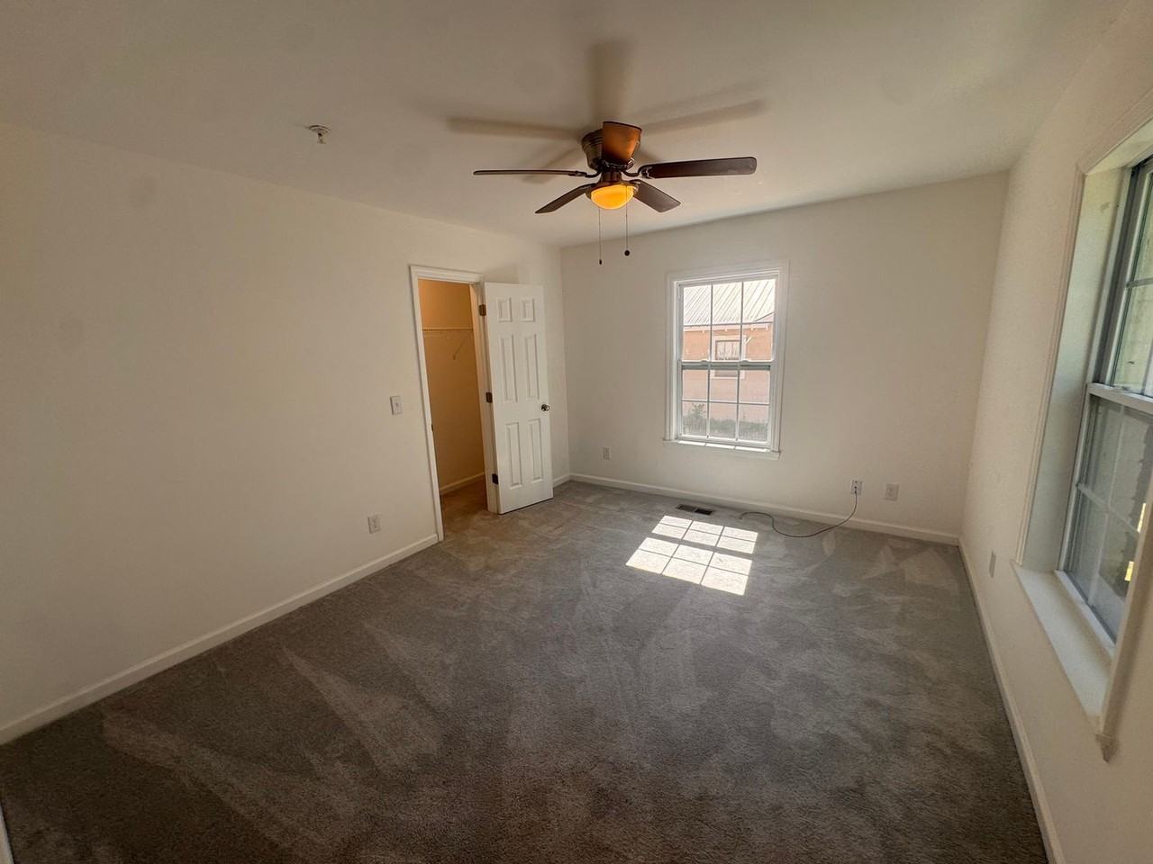 208 Meadow St #B - Photo 4 of 9