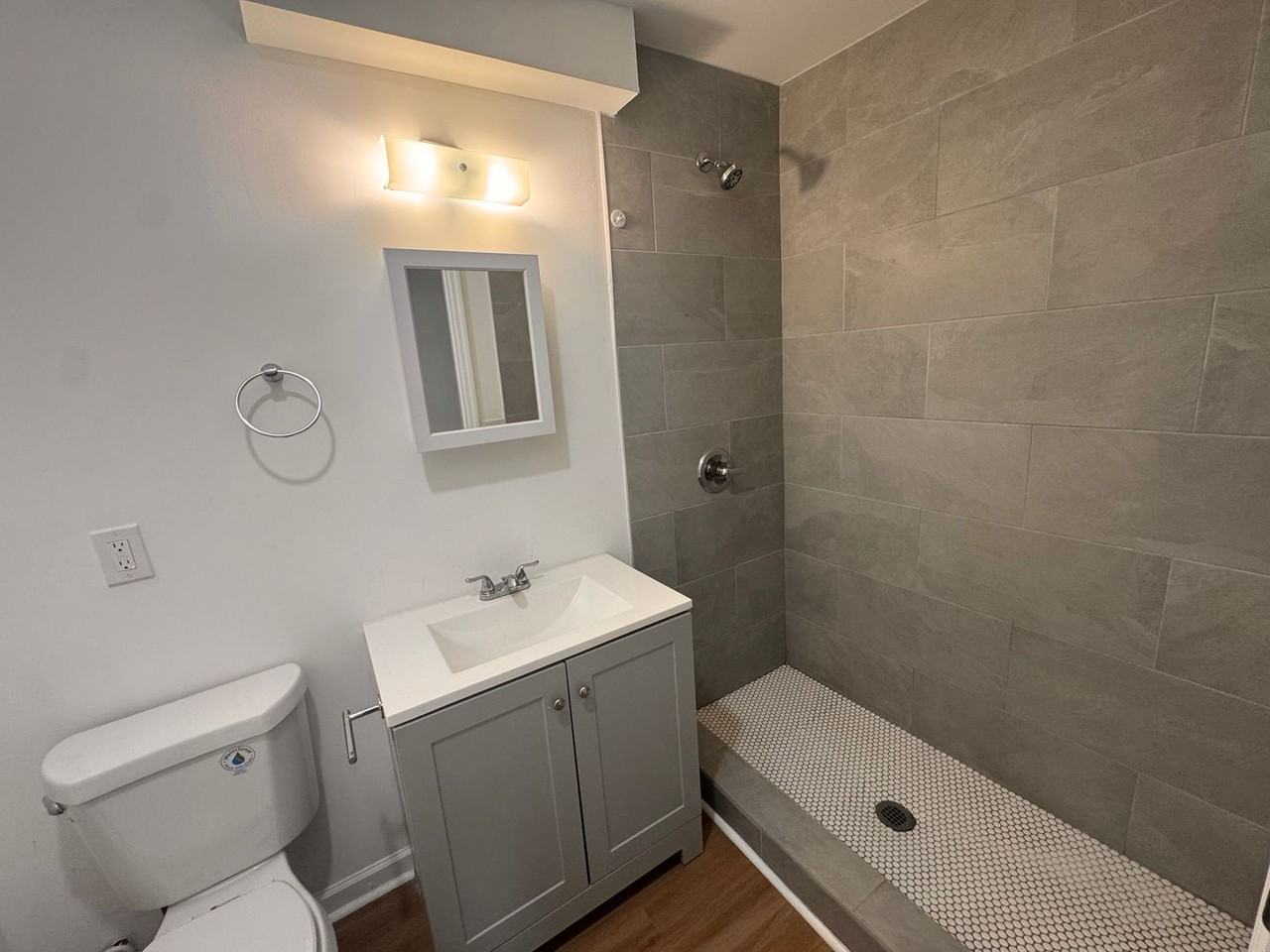 208 Meadow St #B - Photo 5 of 9