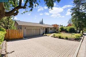 featured image of 1021 Windsor Dr