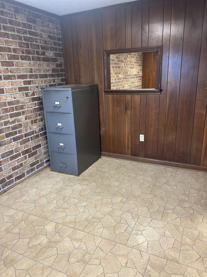 825 1st Ave N - Photo 2 of 20
