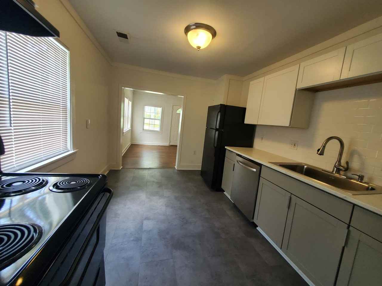 2577 Eastwood Dr - Photo 5 of 15