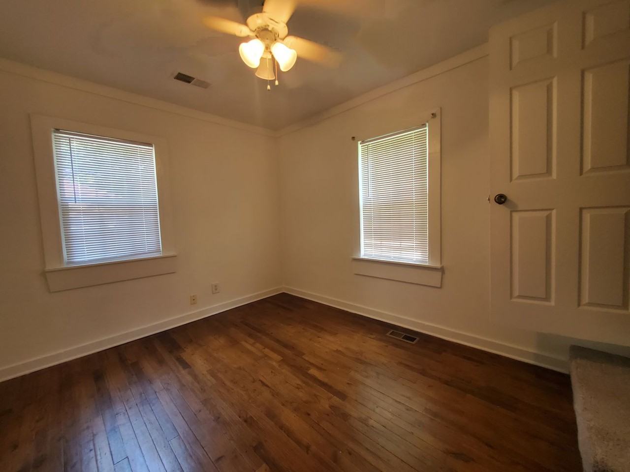 2577 Eastwood Dr - Photo 7 of 15