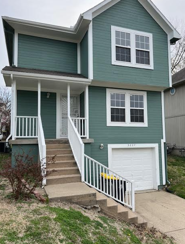 3227 Park Ave - Photo 3 of 23