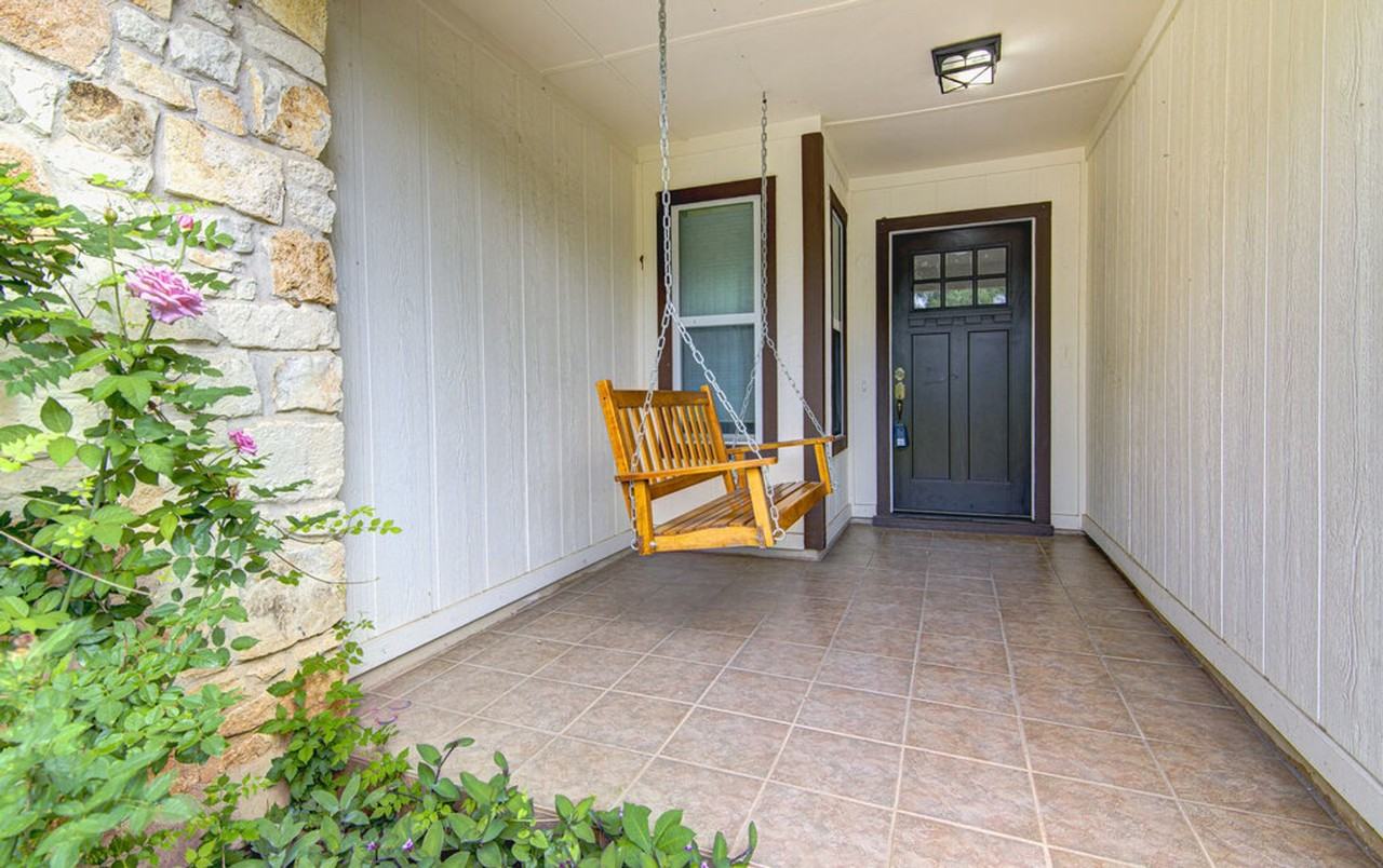 12430 Wycliff Ln - Photo 6 of 36