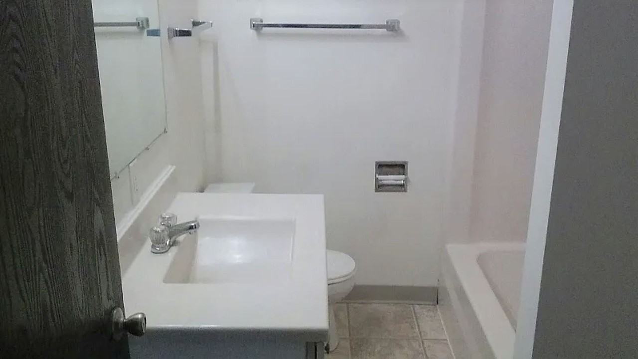 2 Bedroom 1 Bath apartment in Ankeny IA - Photo 5 of 6