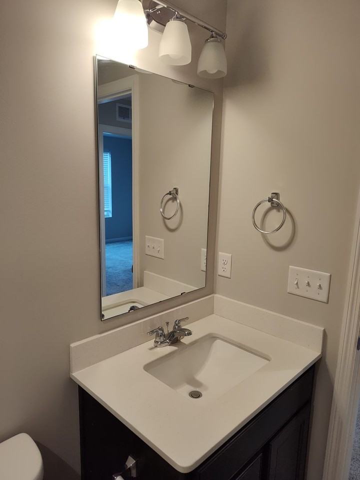 5236 Hampton St Ne - Photo 3 of 37