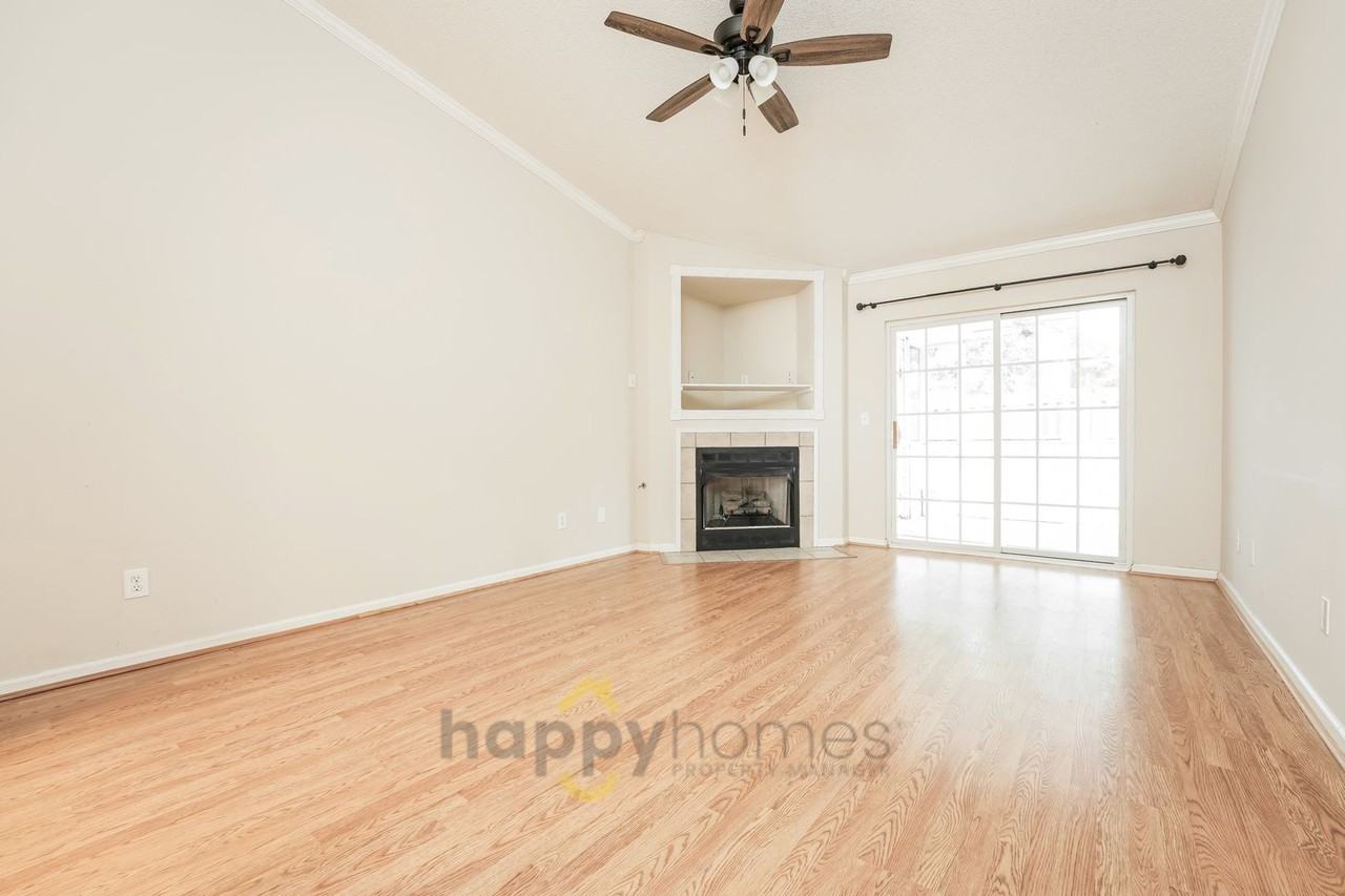 1627 Dexter Ln - Photo 5 of 21